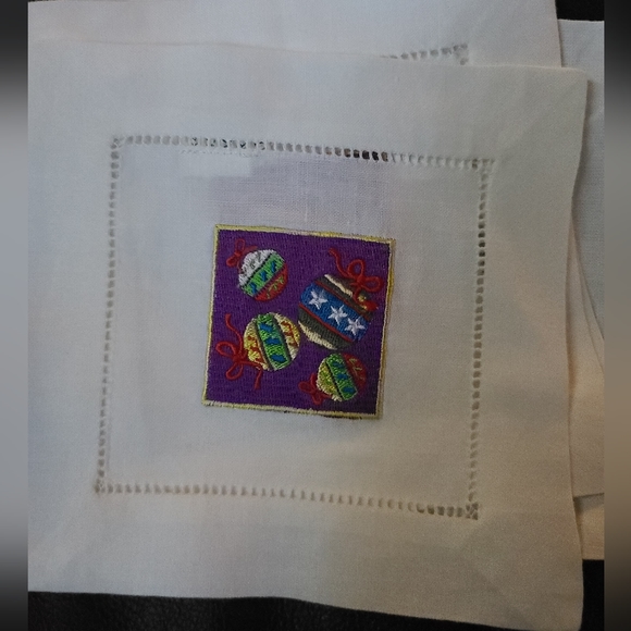 Holiday linen embroidered napkins 6 - Picture 7 of 10